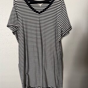 Terra & Sky Black and White Striped T-shirt dress
